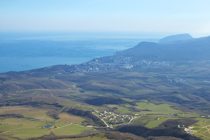 Алушта в дымке